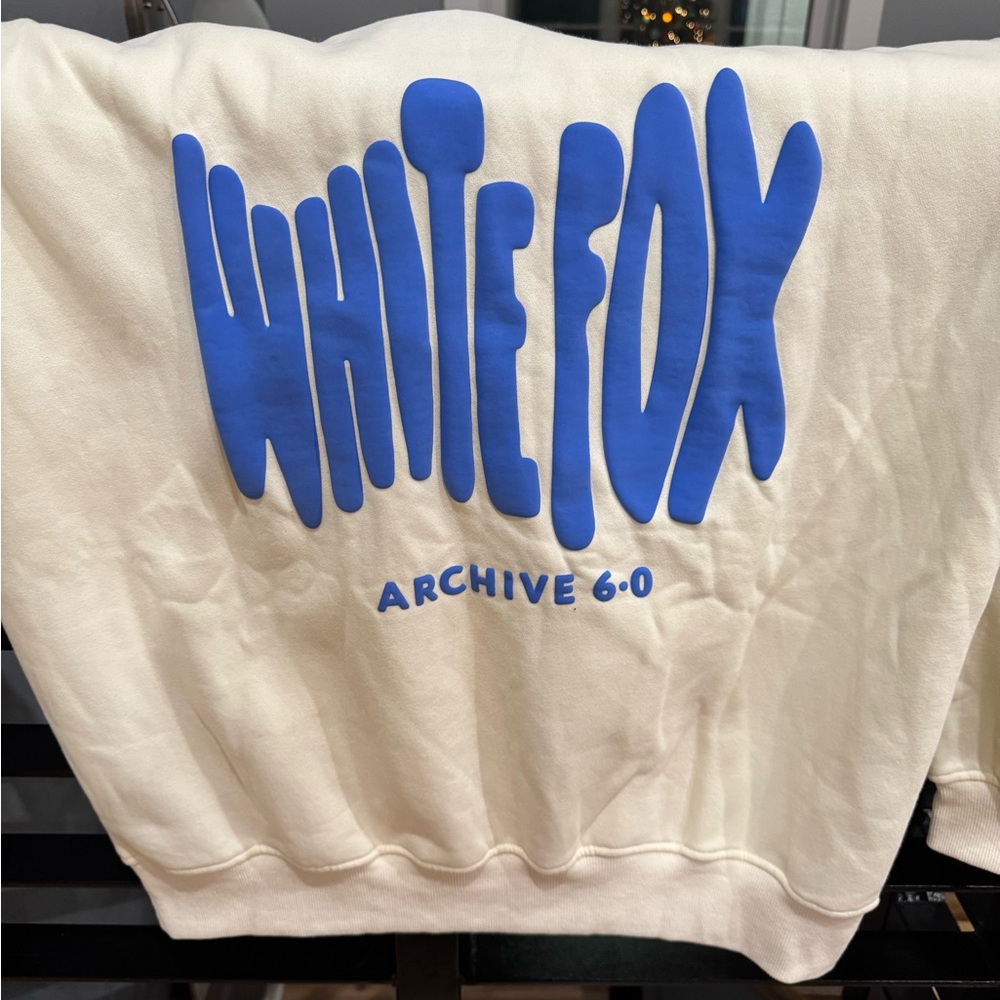 NWT LG/XL White Fox Archive 6.0 Hoodie